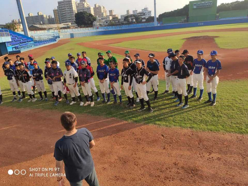 仁義高中棒球隊去年在台中比賽畫面。（圖／翻攝臉書）