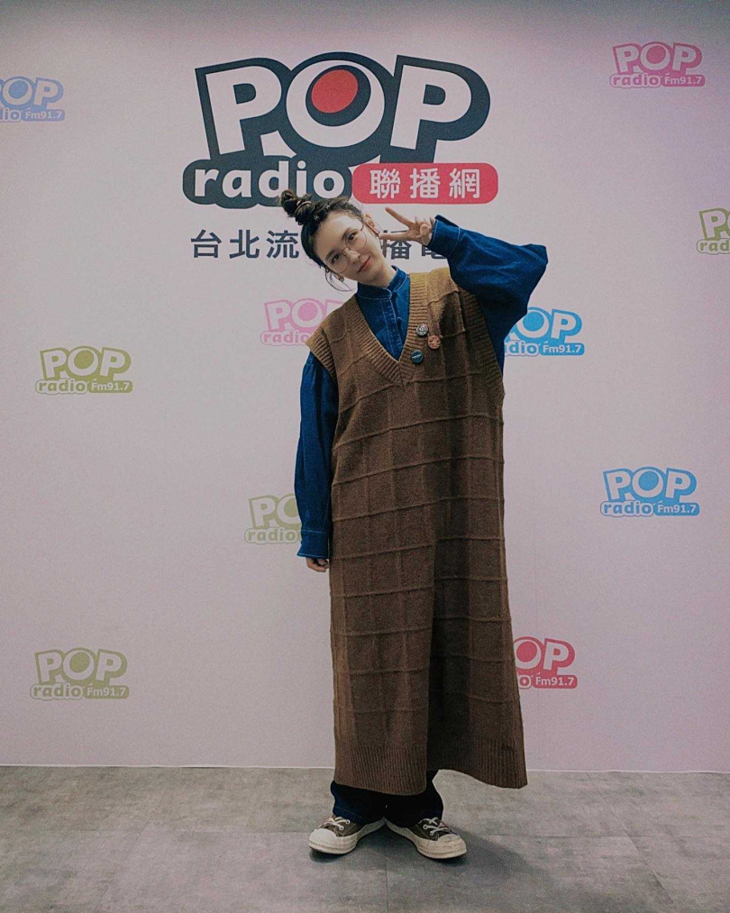魏如昀今年起在POP Radio主持《鬧著玩音樂 Music Now》節目。（圖／截自魏如昀臉書）